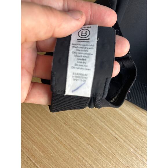 Athleta Bra 38DD Black High Neck Lightly Padded Wireless Adjustable - Picture 7 of 9